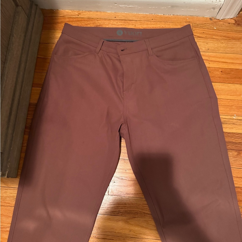 Vuori Men's meta pants34/30 plum Pants worn once slim fit